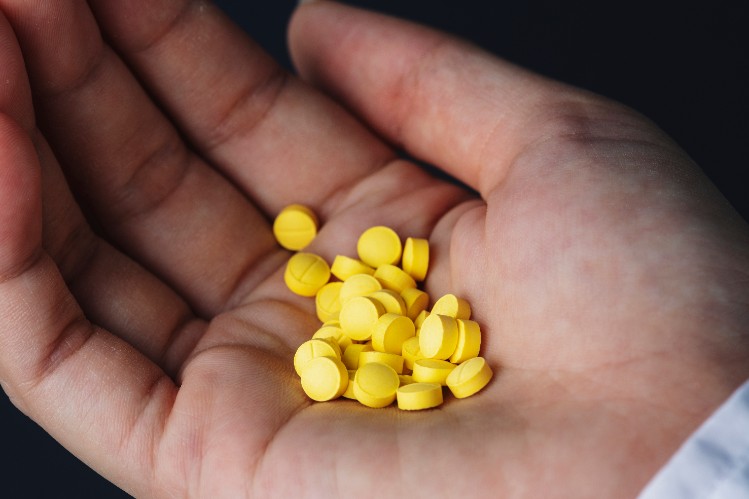 ما هو الطلاء الموجود على الأقراص؟