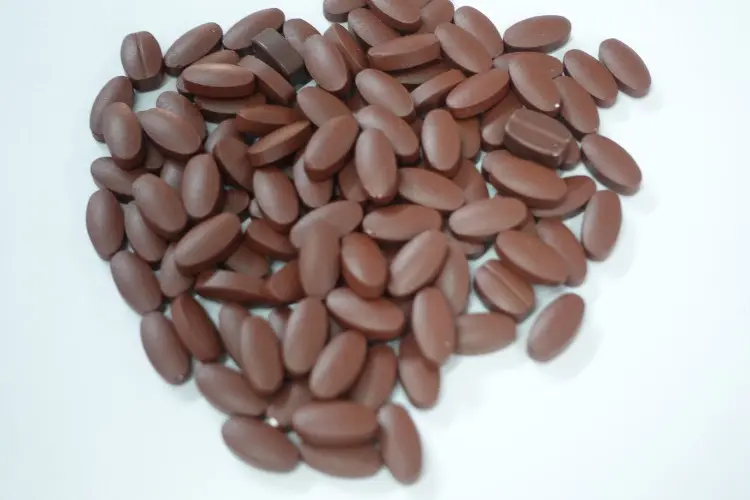 비밀을 밝히기 : 커피 콩은 무엇을 코팅합니까?