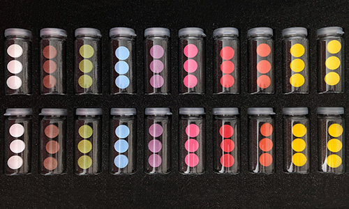 Colorful coating agents