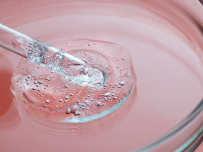 كيف يحول السليلوز المصنوع من البلورة البشرة