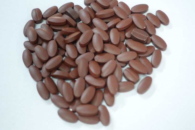 كشف النقاب عن الأسرار: ما هي حبوب القهوة المغلفة؟