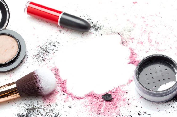هل المغنيسيوم ستيرات في ماكياج آمن؟ الحقيقة