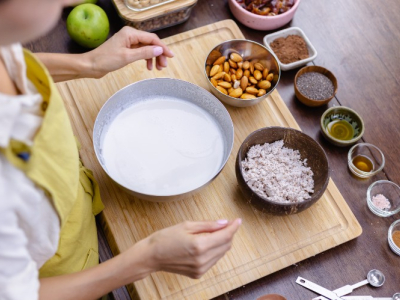 هل يؤدي طهي الحليب إلى إزالة اللاكتوز؟