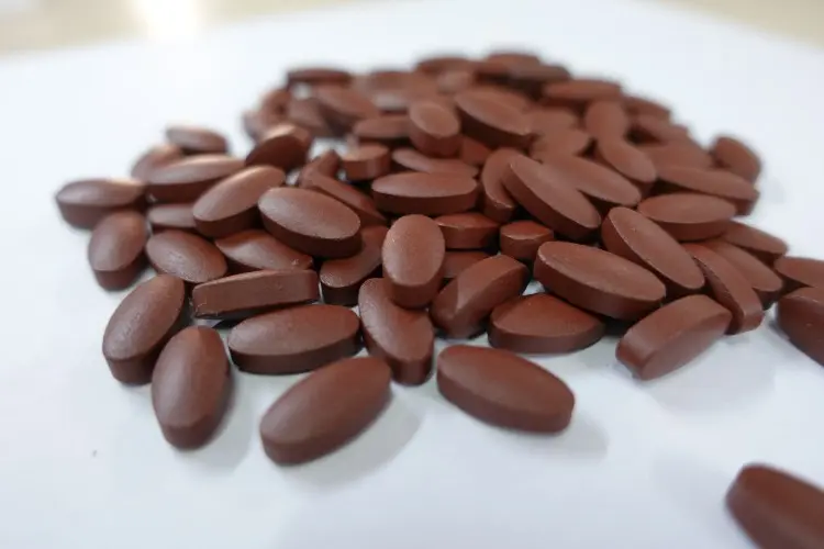 비밀을 밝히기 : 커피 콩은 무엇을 코팅합니까?